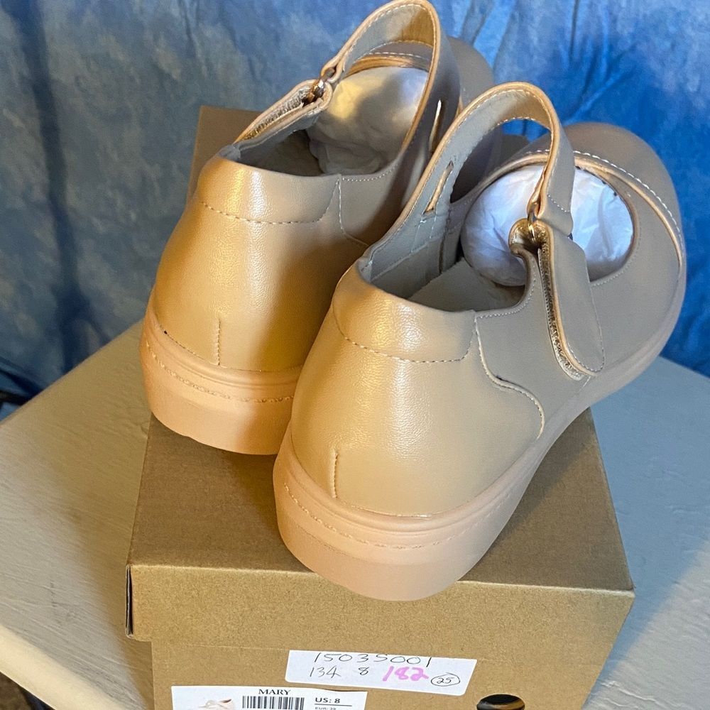 Tan Strap Shoes sz 8, 13B-134s001 - Picture 3 of 6